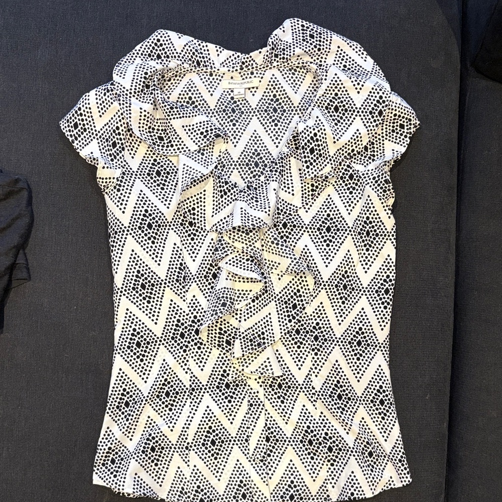 Banana Republic Zigzag Patterned Blouse